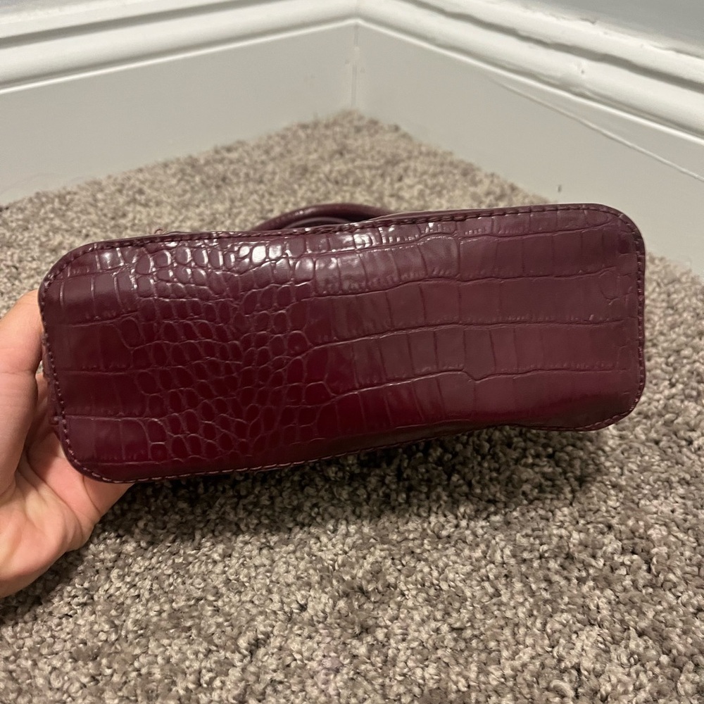 Zara mini Burgundy Croc-Embossed Handbag - Picture 2 of 7